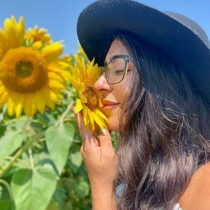 Meet your Posher, Nina